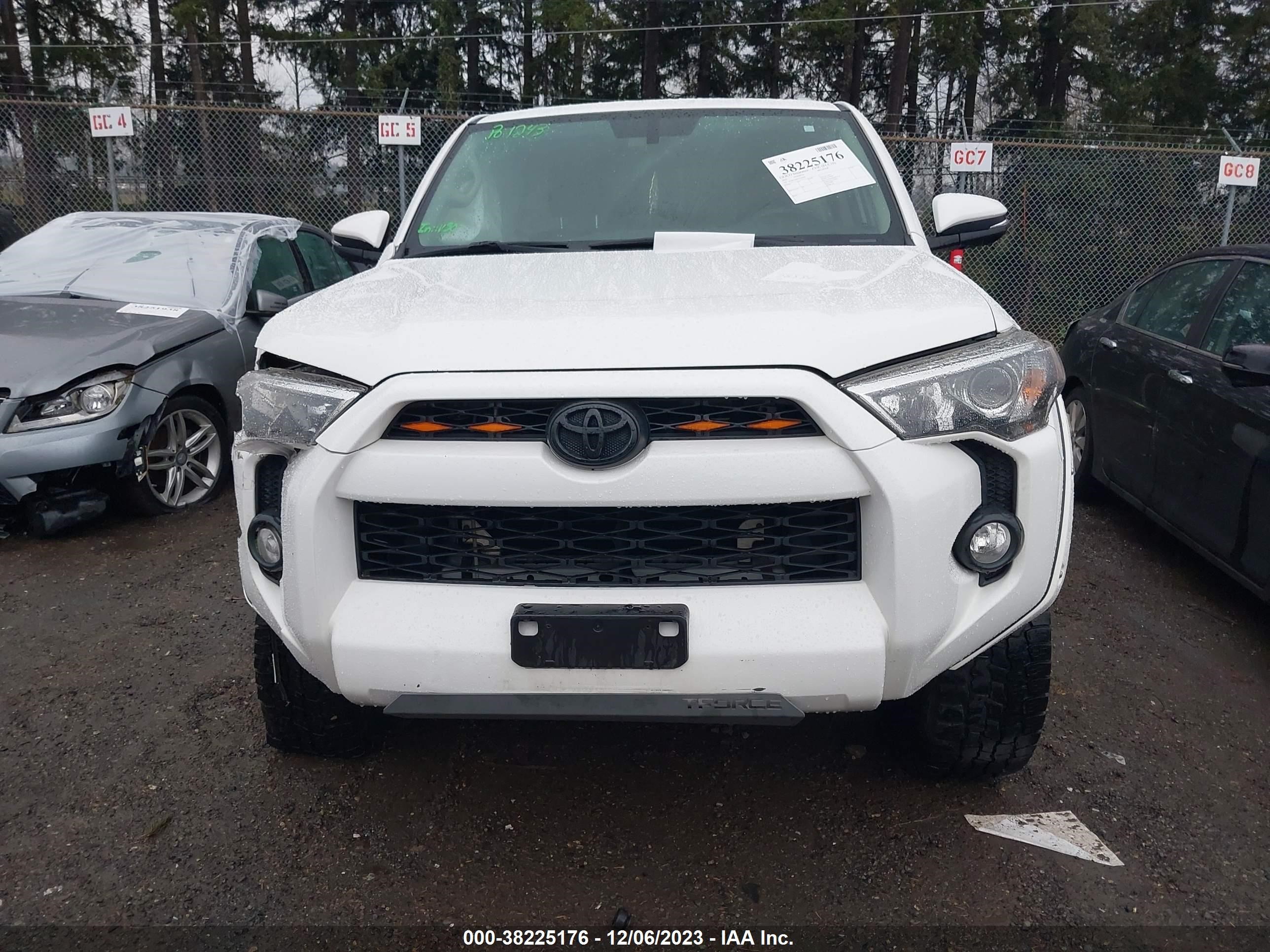 Photo 11 VIN: JTEBU5JR0G5365858 - TOYOTA 4RUNNER 