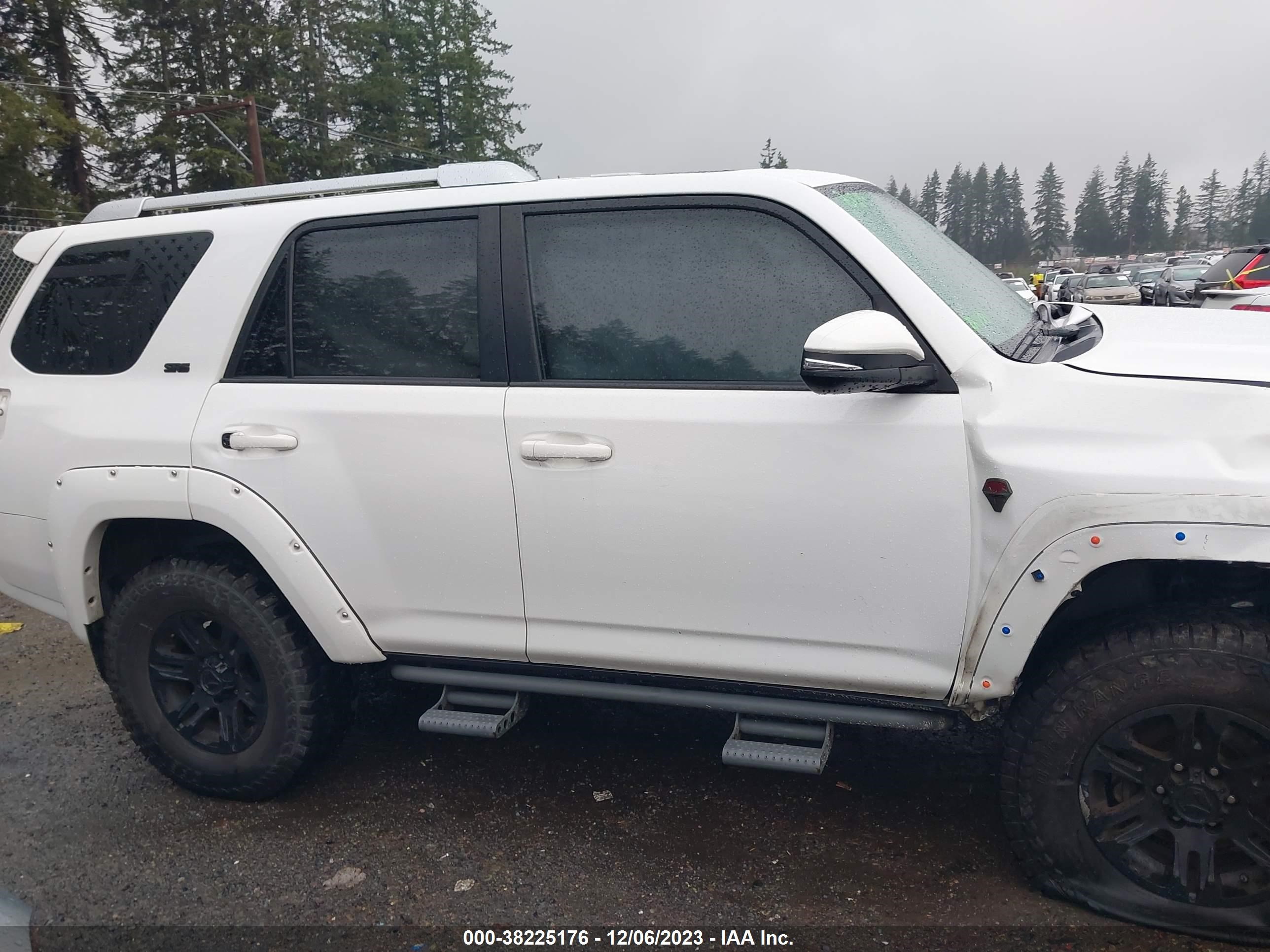 Photo 12 VIN: JTEBU5JR0G5365858 - TOYOTA 4RUNNER 