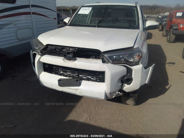 Photo 5 VIN: JTEBU5JR0H5406927 - TOYOTA 4RUNNER 