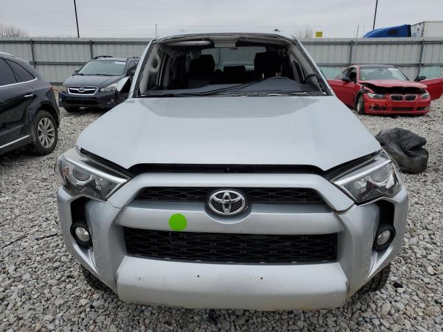 Photo 4 VIN: JTEBU5JR0H5434498 - TOYOTA 4RUNNER SR 