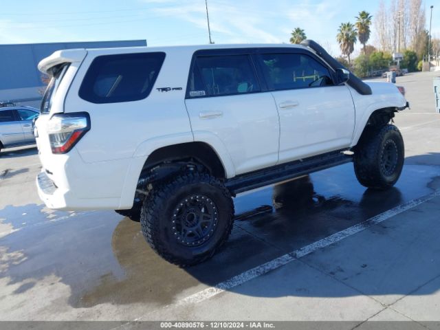 Photo 3 VIN: JTEBU5JR0H5445713 - TOYOTA 4RUNNER 