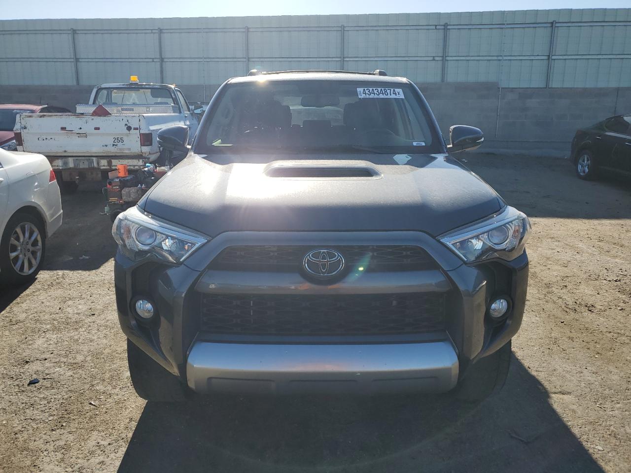 Photo 4 VIN: JTEBU5JR0H5446053 - TOYOTA 4RUNNER 