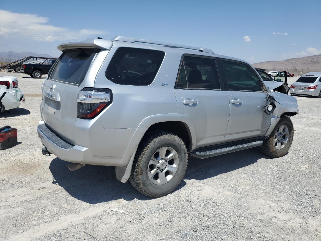 Photo 2 VIN: JTEBU5JR0J5493735 - TOYOTA 4RUNNER 