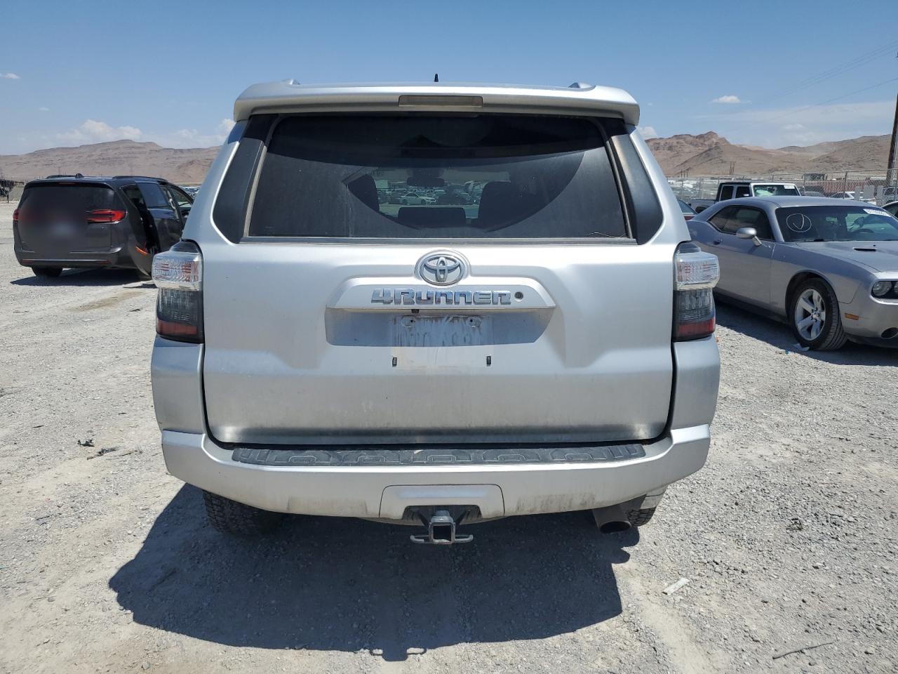 Photo 5 VIN: JTEBU5JR0J5493735 - TOYOTA 4RUNNER 