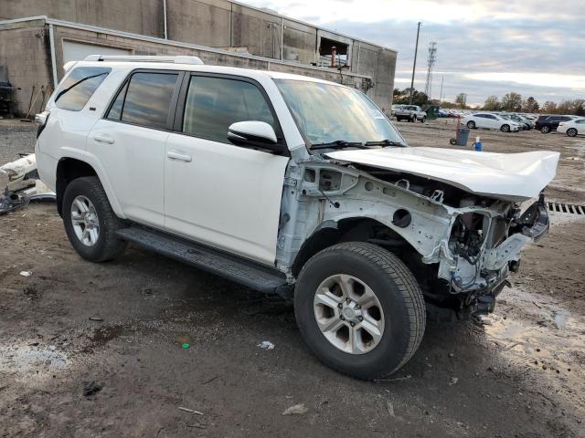 Photo 3 VIN: JTEBU5JR0J5554095 - TOYOTA 4RUNNER SR 