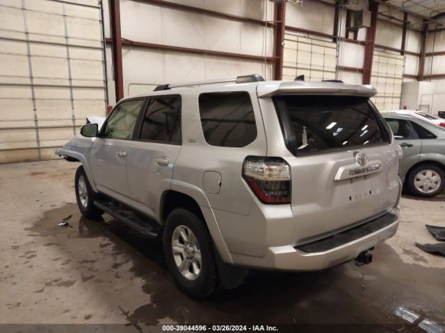 Photo 2 VIN: JTEBU5JR0K5645935 - TOYOTA 4RUNNER 