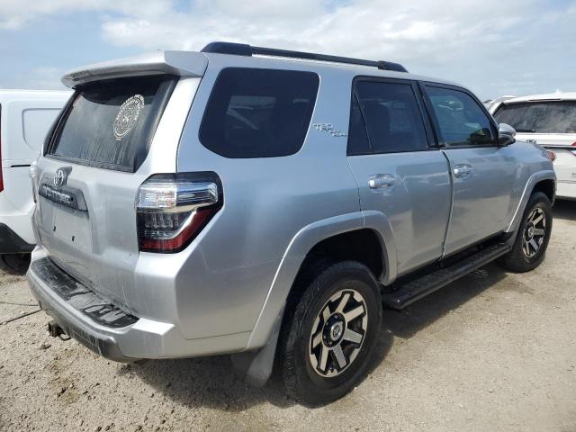 Photo 2 VIN: JTEBU5JR0K5688218 - TOYOTA 4RUNNER SR 