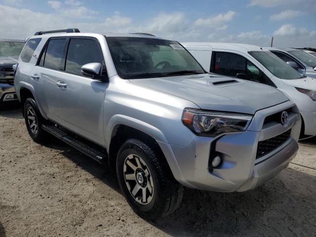 Photo 3 VIN: JTEBU5JR0K5688218 - TOYOTA 4RUNNER SR 