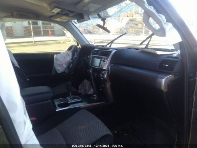 Photo 4 VIN: JTEBU5JR0K5695105 - TOYOTA 4RUNNER 