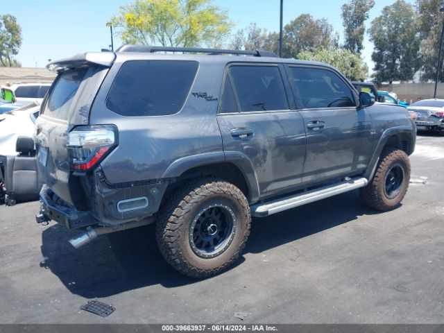 Photo 3 VIN: JTEBU5JR0L5775831 - TOYOTA 4-RUNNER 