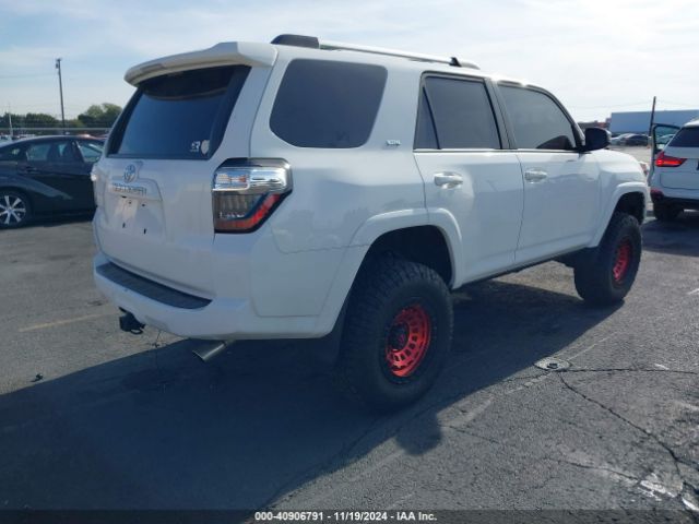 Photo 3 VIN: JTEBU5JR0L5791477 - TOYOTA 4RUNNER 