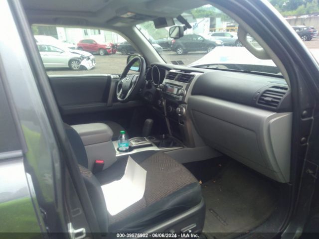 Photo 4 VIN: JTEBU5JR1B5074682 - TOYOTA 4RUNNER 