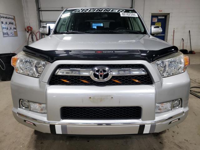 Photo 4 VIN: JTEBU5JR1D5121809 - TOYOTA 4RUNNER SR 