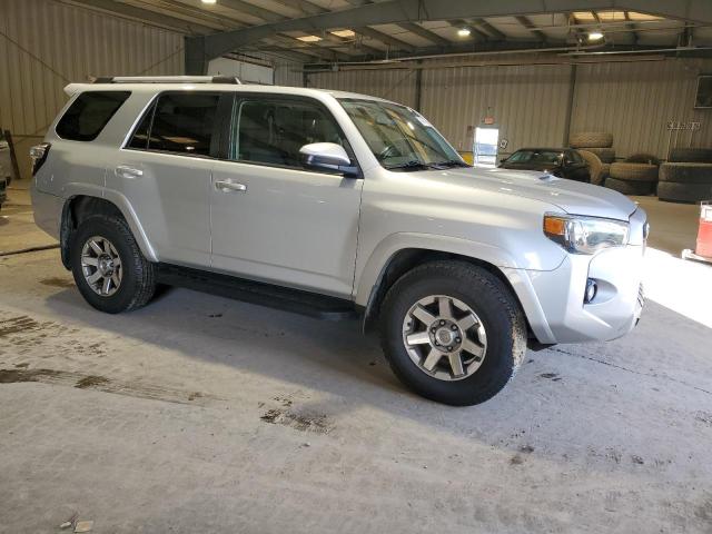 Photo 3 VIN: JTEBU5JR1E5173314 - TOYOTA 4RUNNER SR 