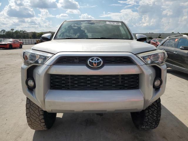 Photo 4 VIN: JTEBU5JR1G5397704 - TOYOTA 4RUNNER SR 