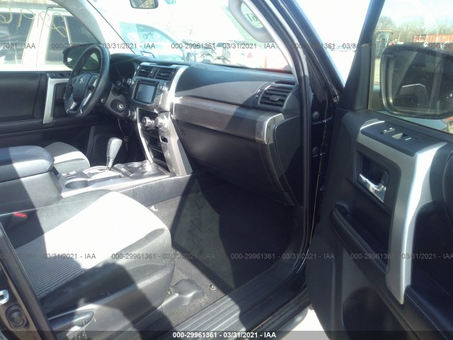 Photo 4 VIN: JTEBU5JR1H5437782 - TOYOTA 4RUNNER 