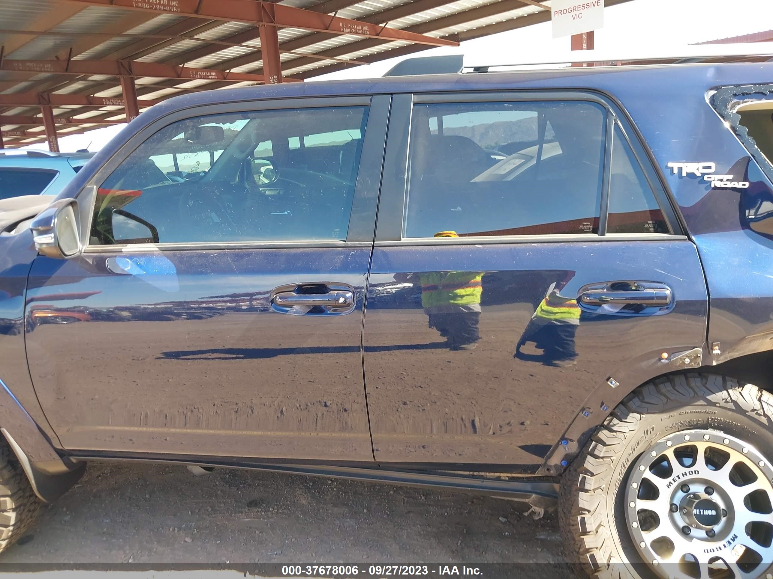 Photo 13 VIN: JTEBU5JR1J5538116 - TOYOTA 4RUNNER 