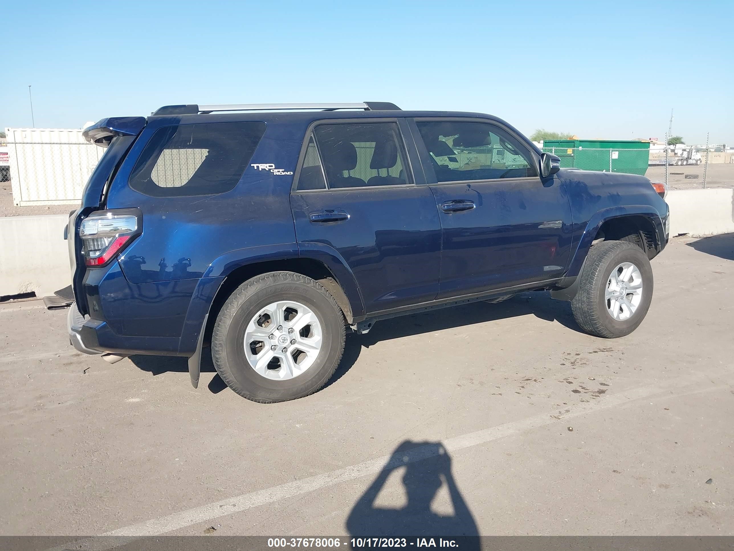 Photo 3 VIN: JTEBU5JR1J5538116 - TOYOTA 4RUNNER 