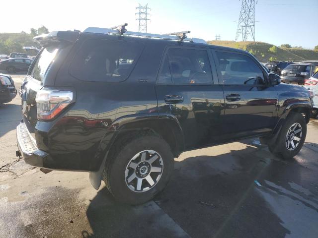 Photo 2 VIN: JTEBU5JR1J5561590 - TOYOTA 4RUNNER SR 