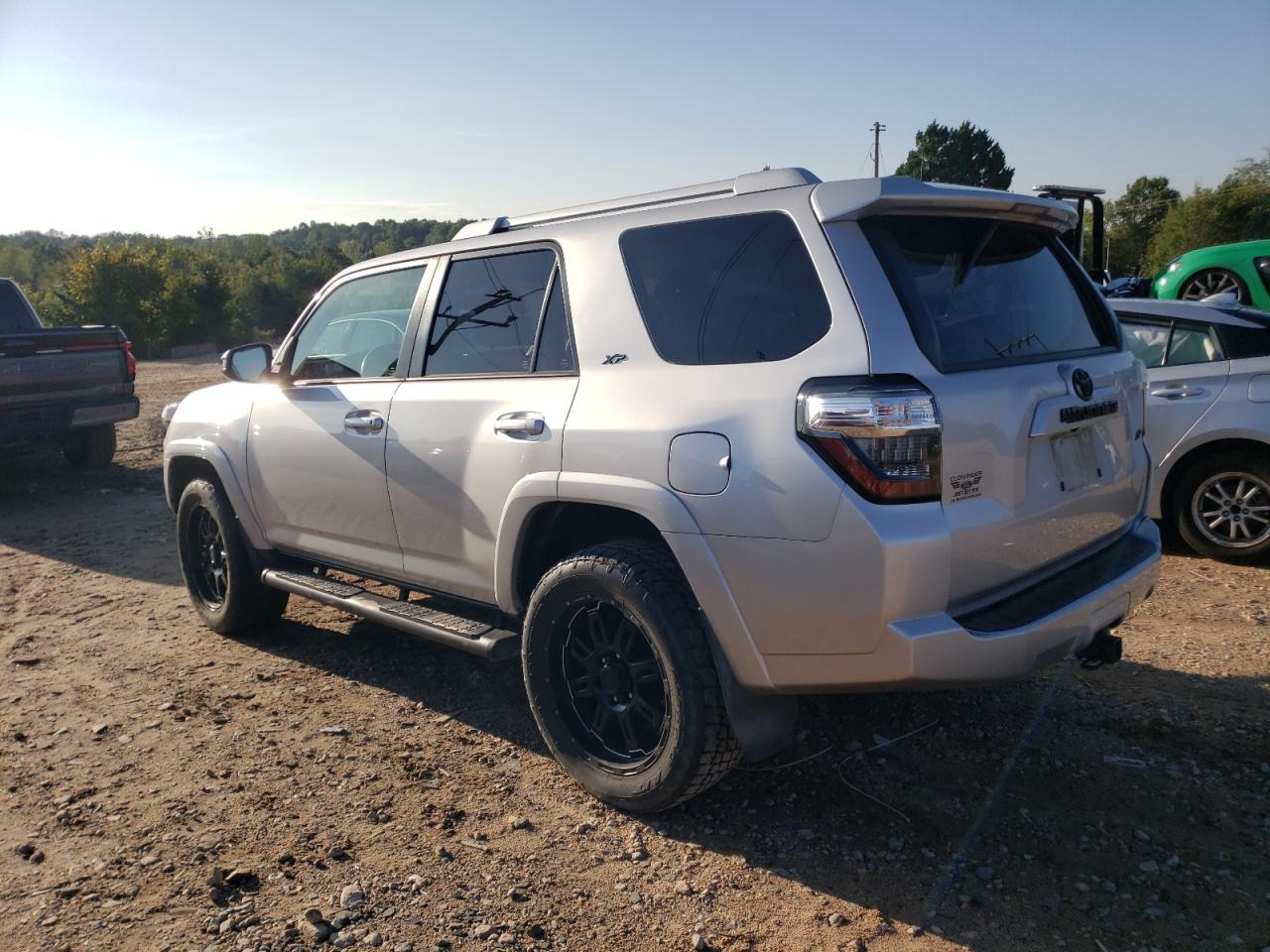 Photo 1 VIN: JTEBU5JR1J5562836 - TOYOTA 4RUNNER 