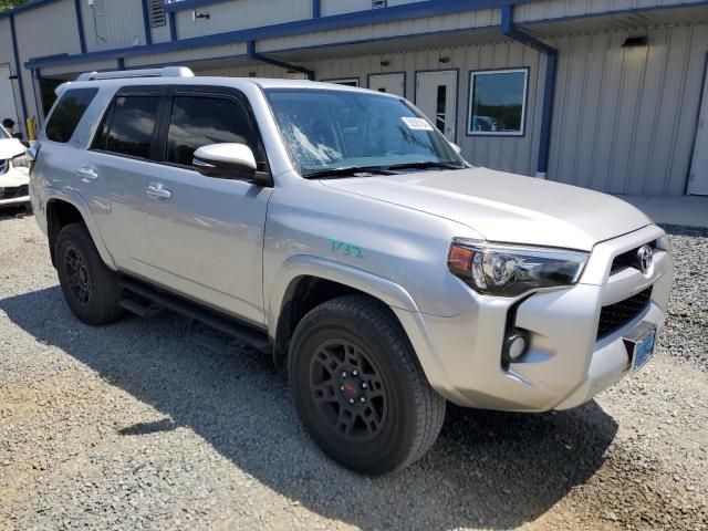 Photo 3 VIN: JTEBU5JR1J5568555 - TOYOTA 4RUNNER 