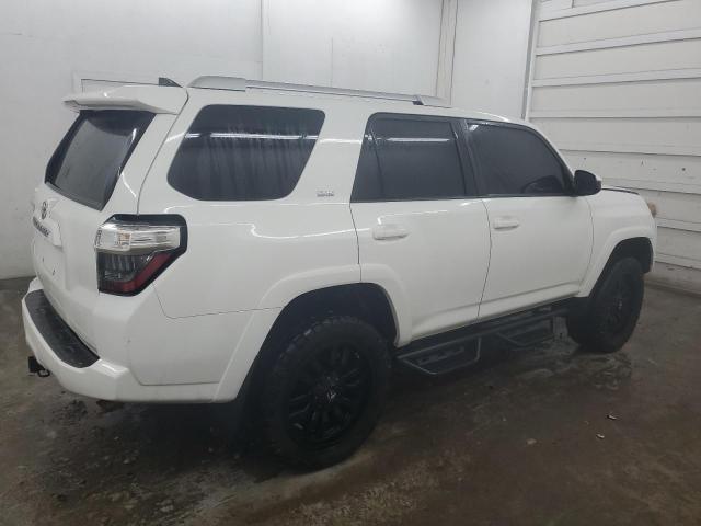 Photo 2 VIN: JTEBU5JR1J5581662 - TOYOTA 4RUNNER SR 