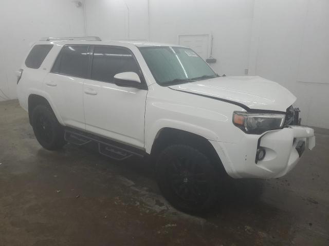 Photo 3 VIN: JTEBU5JR1J5581662 - TOYOTA 4RUNNER SR 