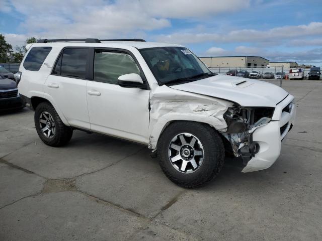 Photo 3 VIN: JTEBU5JR1K5679978 - TOYOTA 4RUNNER SR 