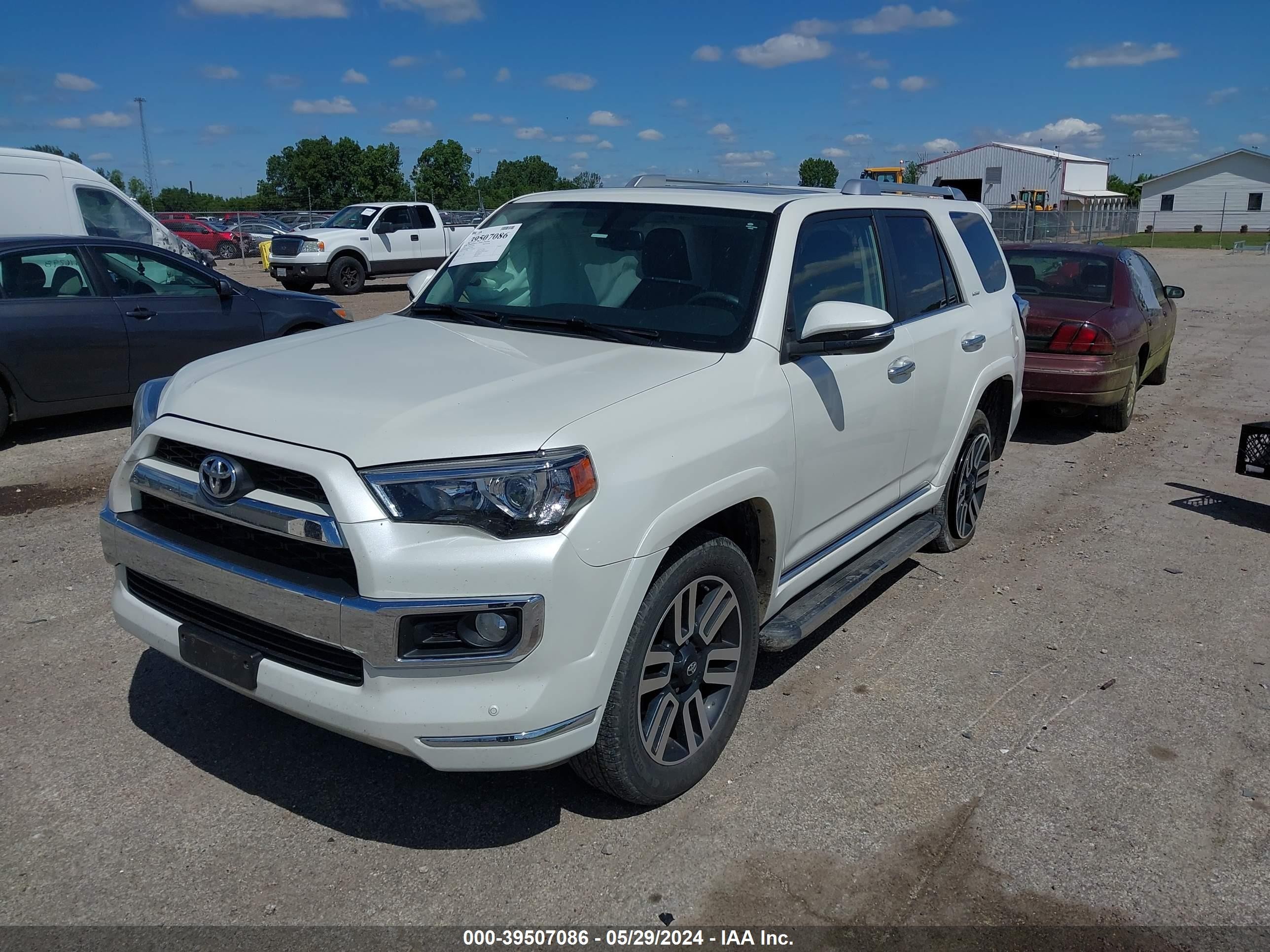 Photo 1 VIN: JTEBU5JR1K5705186 - TOYOTA 4RUNNER 