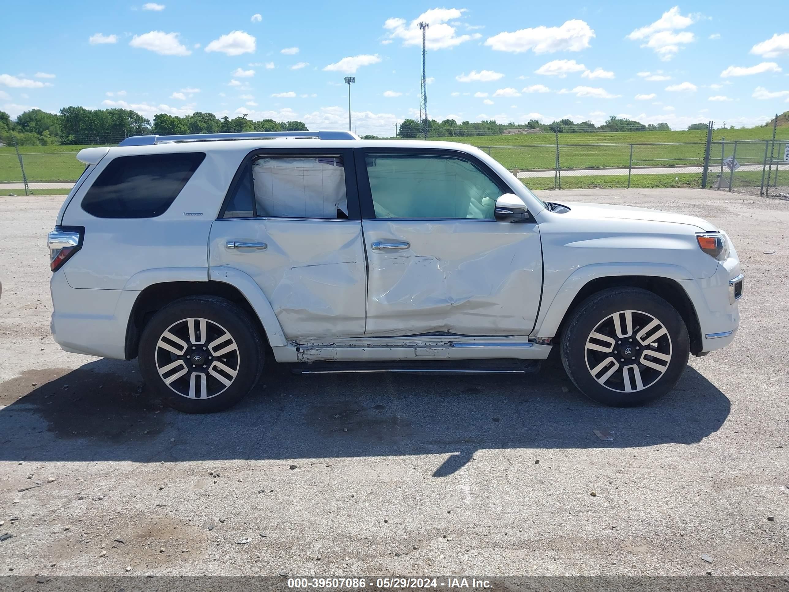 Photo 12 VIN: JTEBU5JR1K5705186 - TOYOTA 4RUNNER 