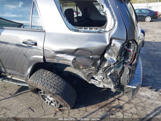 Photo 5 VIN: JTEBU5JR1L5801708 - TOYOTA 4RUNNER 