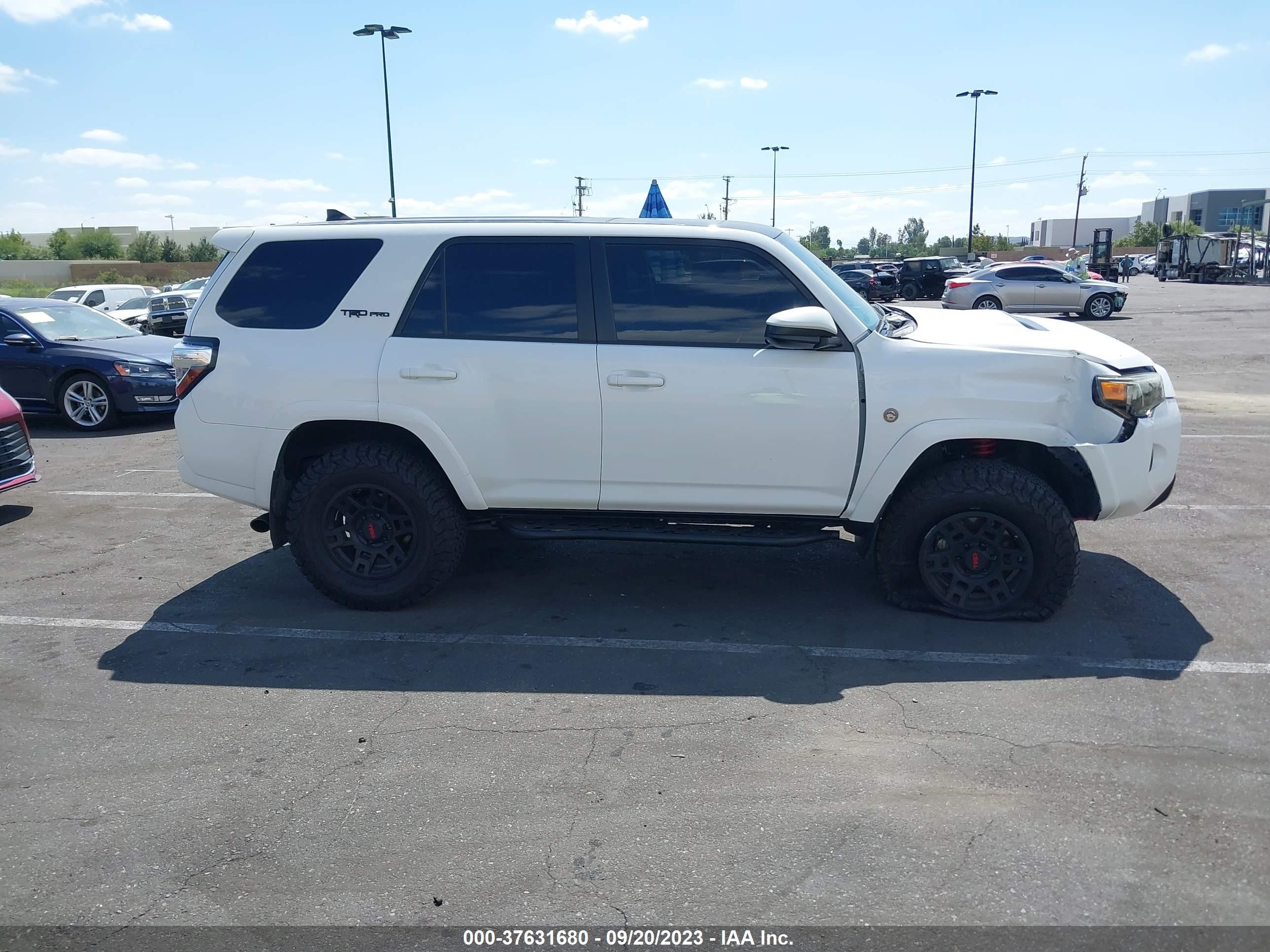 Photo 13 VIN: JTEBU5JR1L5810280 - TOYOTA 4RUNNER 