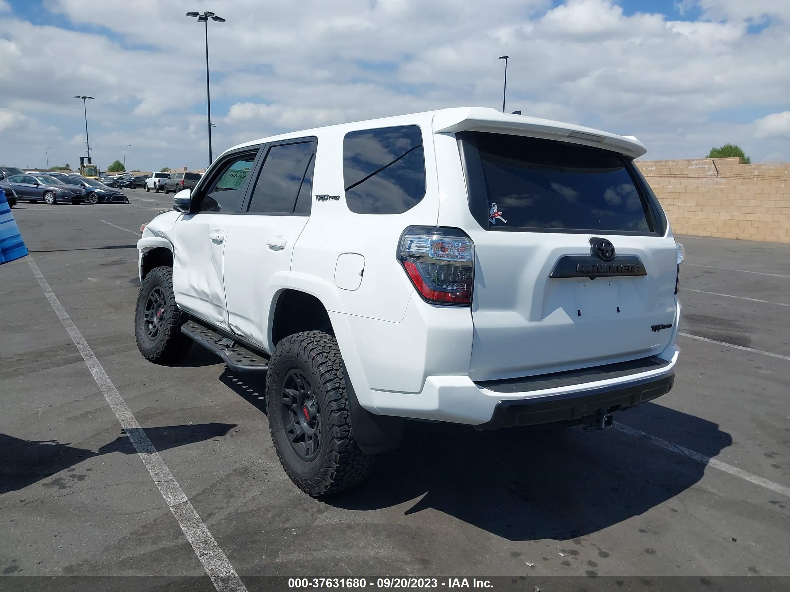 Photo 2 VIN: JTEBU5JR1L5810280 - TOYOTA 4RUNNER 