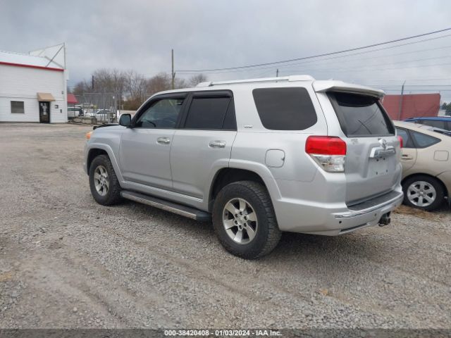 Photo 2 VIN: JTEBU5JR2B5048804 - TOYOTA 4RUNNER 