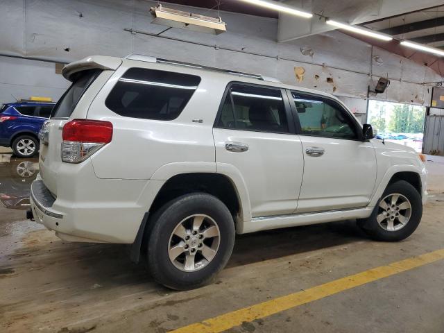 Photo 2 VIN: JTEBU5JR2D5117817 - TOYOTA 4RUNNER SR 