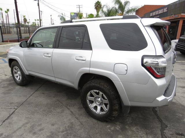 Photo 2 VIN: JTEBU5JR2E5197735 - TOYOTA 4RUNNER SR 