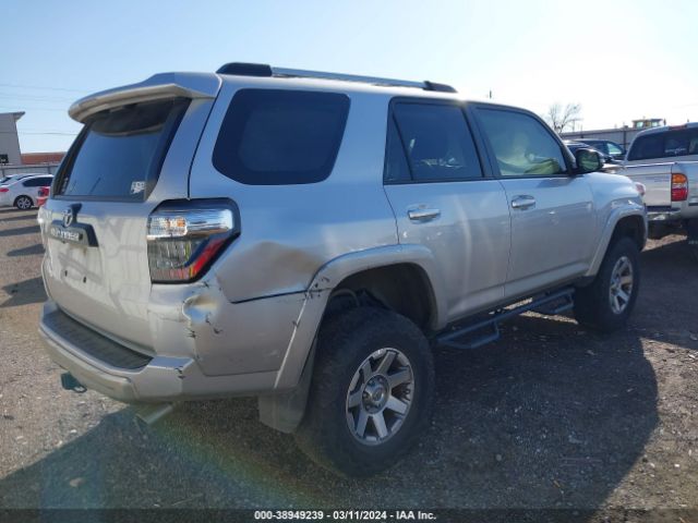 Photo 3 VIN: JTEBU5JR2G5330982 - TOYOTA 4RUNNER 