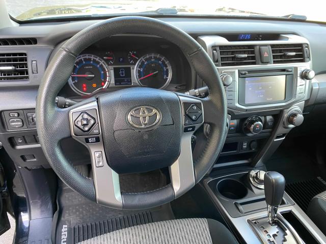 Photo 7 VIN: JTEBU5JR2H5425947 - TOYOTA 4RUNNER SR 