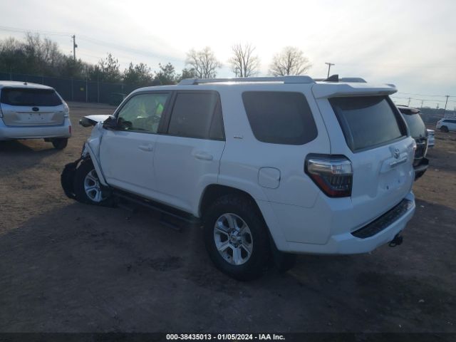 Photo 2 VIN: JTEBU5JR2H5457068 - TOYOTA 4RUNNER 