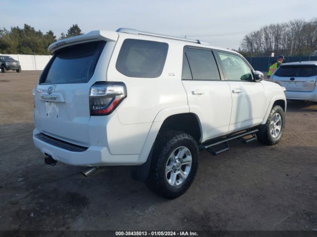 Photo 3 VIN: JTEBU5JR2H5457068 - TOYOTA 4RUNNER 