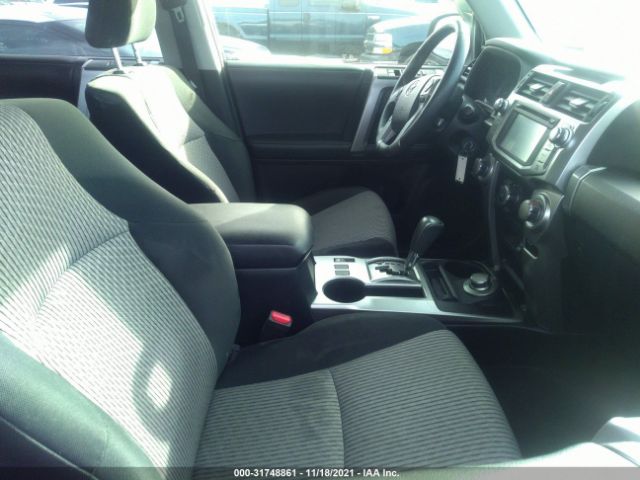 Photo 4 VIN: JTEBU5JR2J5487676 - TOYOTA 4RUNNER 