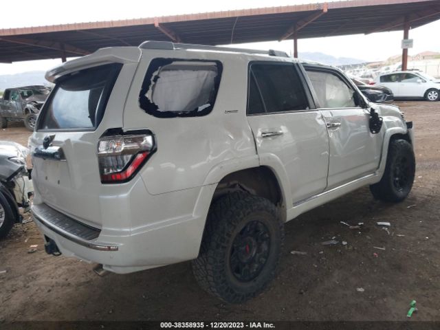 Photo 3 VIN: JTEBU5JR2J5593089 - TOYOTA 4RUNNER 