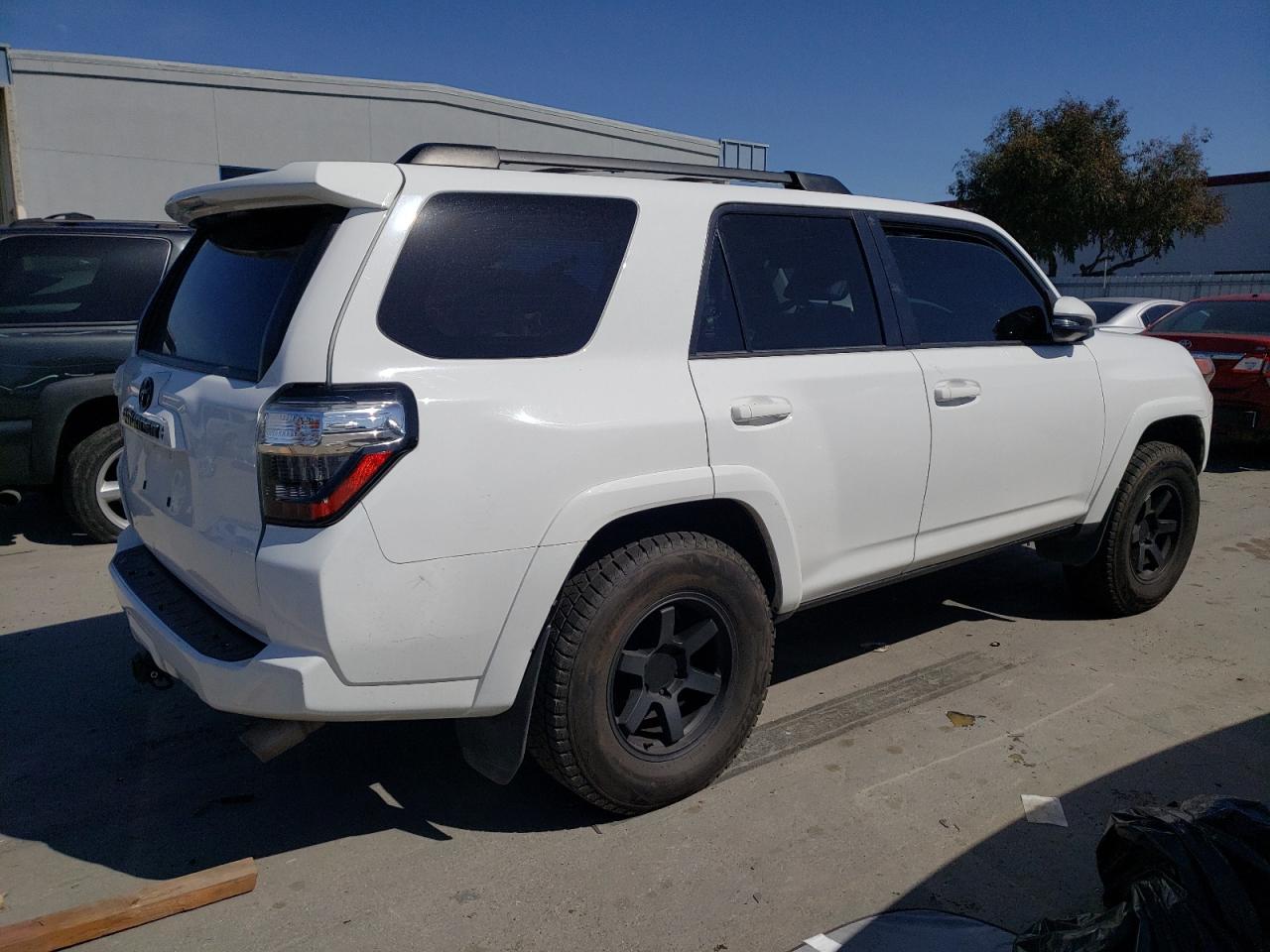 Photo 2 VIN: JTEBU5JR2L5741230 - TOYOTA 4RUNNER 