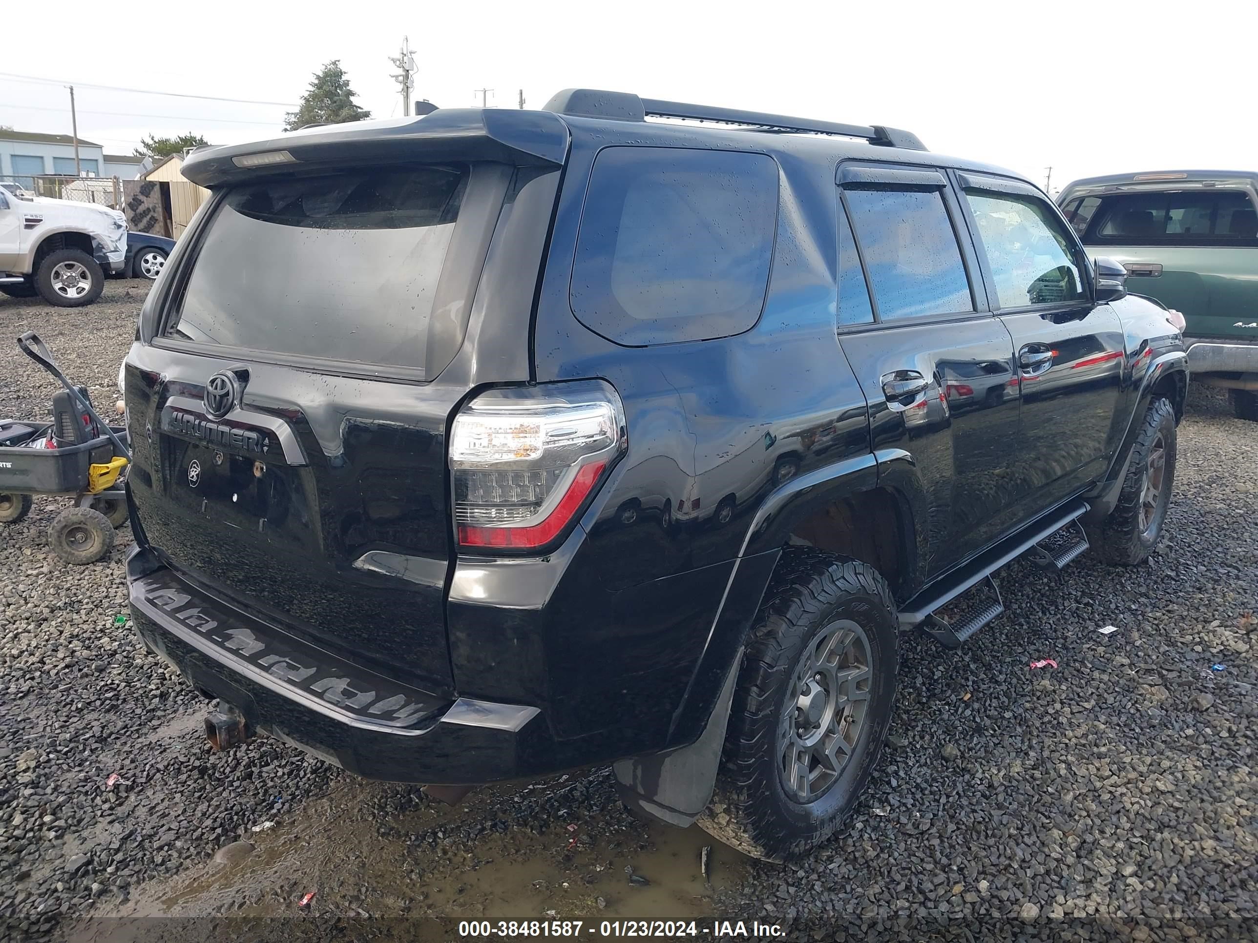 Photo 3 VIN: JTEBU5JR2L5774289 - TOYOTA 4RUNNER 