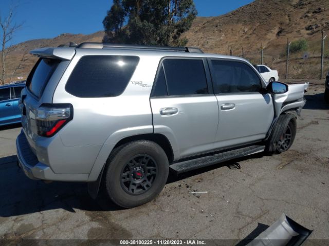 Photo 3 VIN: JTEBU5JR2L5781677 - TOYOTA 4RUNNER 