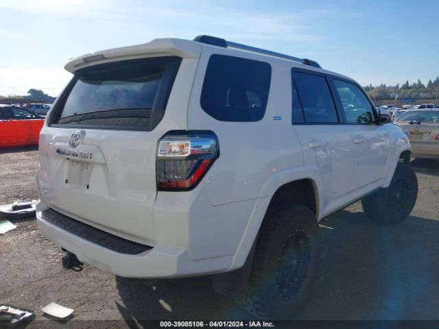 Photo 3 VIN: JTEBU5JR2L5785213 - TOYOTA 4RUNNER 