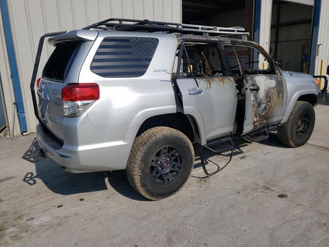 Photo 2 VIN: JTEBU5JR3B5063666 - TOYOTA 4RUNNER SR 