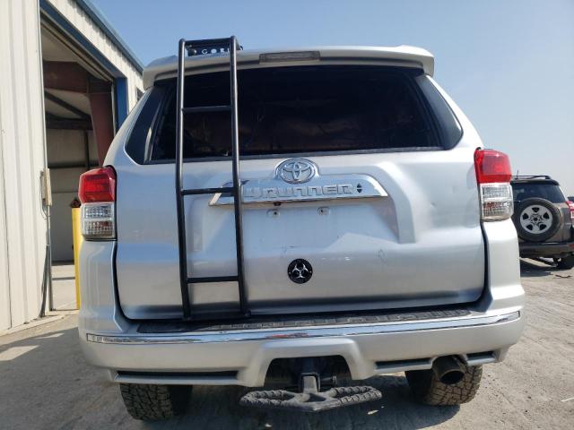 Photo 5 VIN: JTEBU5JR3B5063666 - TOYOTA 4RUNNER SR 