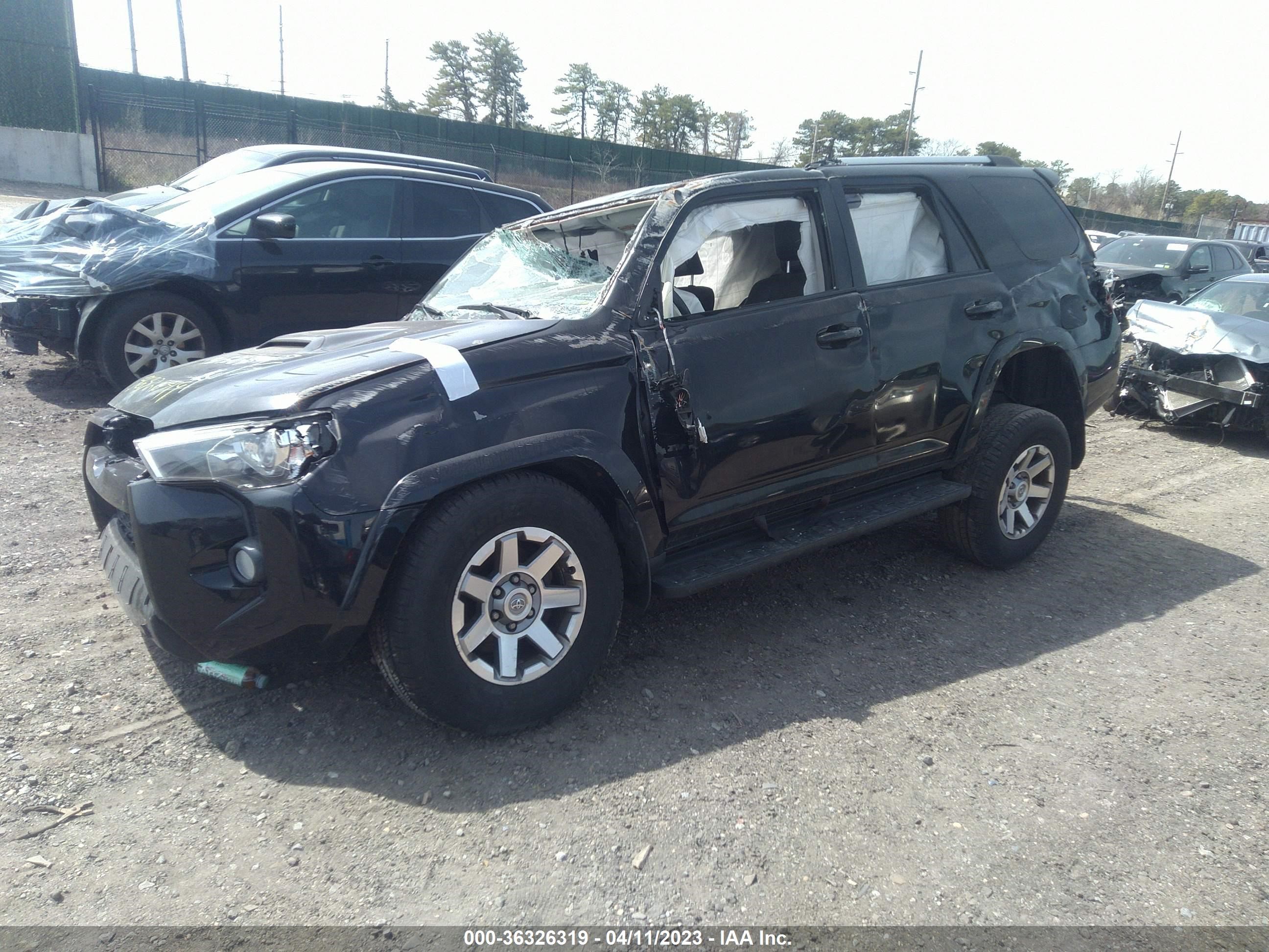 Photo 1 VIN: JTEBU5JR3E5198022 - TOYOTA 4RUNNER 