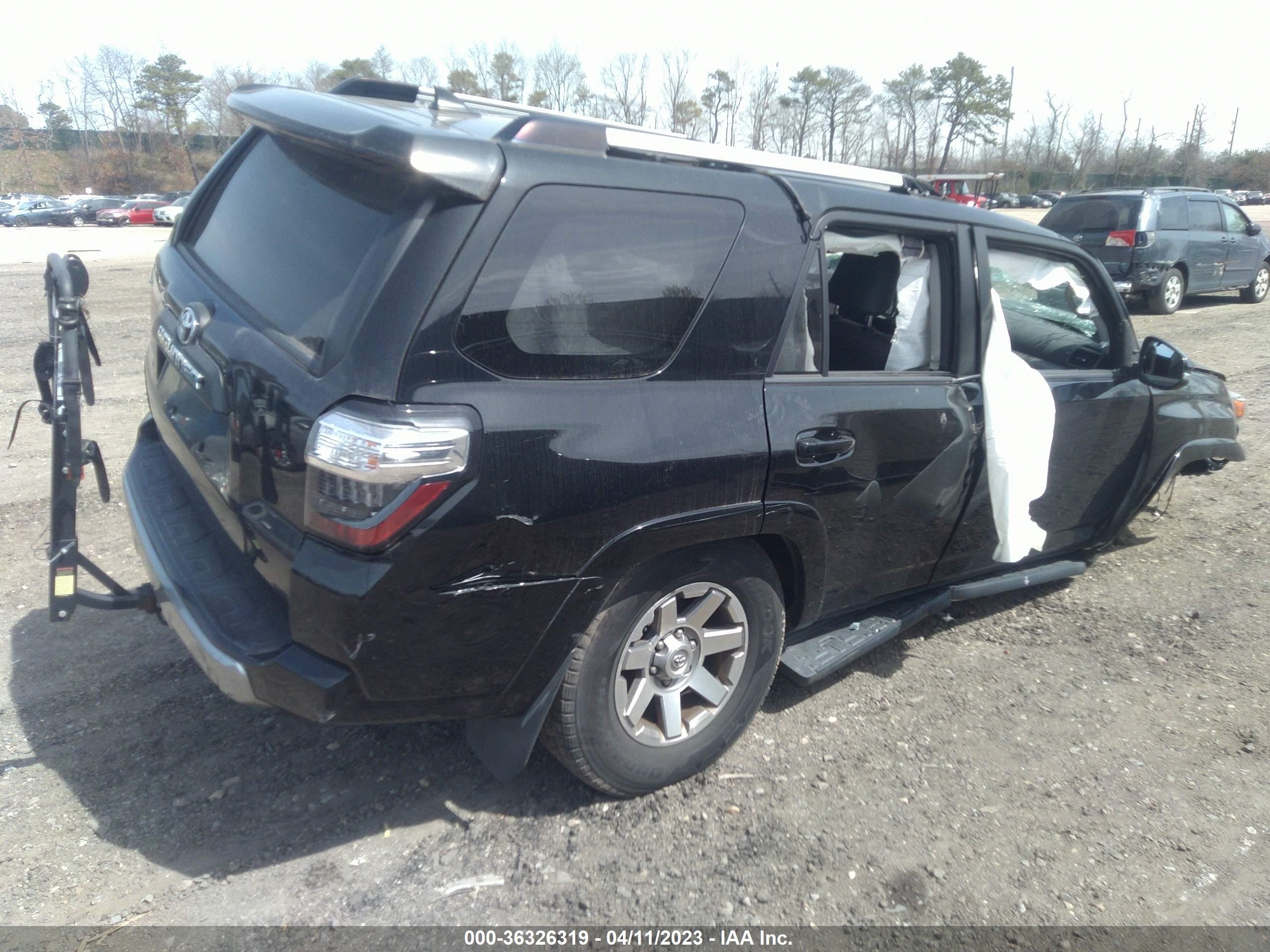 Photo 3 VIN: JTEBU5JR3E5198022 - TOYOTA 4RUNNER 